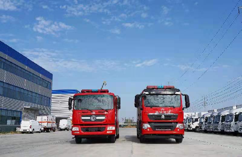 国六重汽8方水罐消防车